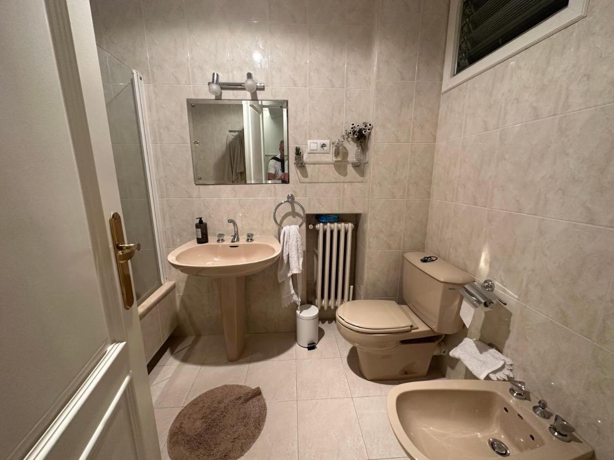 Oktheway Opera Apartment โอโกรูญา ภายนอก รูปภาพ